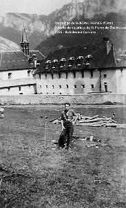 COLO JEUNE FRANCE 1956  bob 9 devant Curriere 001
